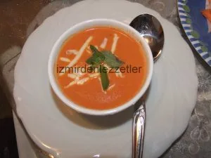 Köz Biberli Domates Çorbası