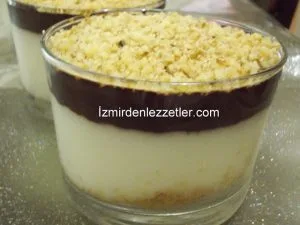 Bitter Çikolata Soslu Muhallebi