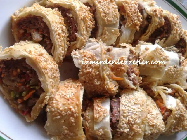 Yufkalı Sebzeli Rulo Köfte