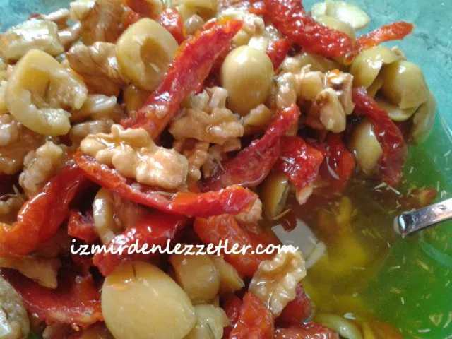 Zeytin Salatası