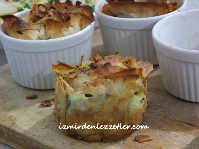 Muffin Kalıplarında Ispanaklı Börek