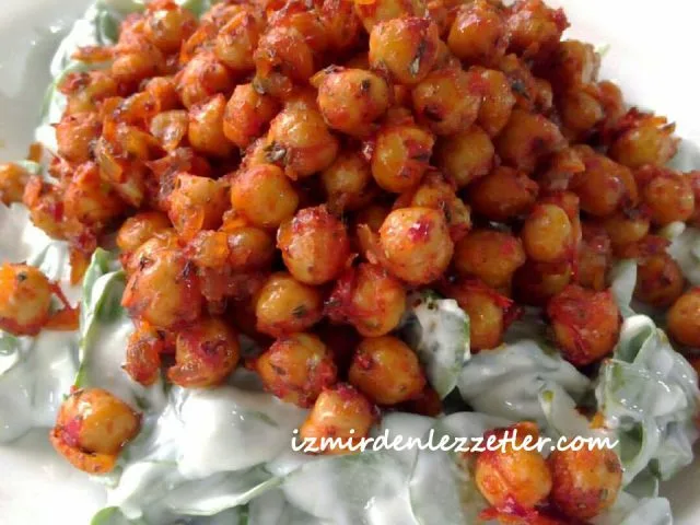 Nohutlu Semizotu Salatası